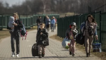 Новые условия.  В каких странах отменят выплаты для украинских беженцев